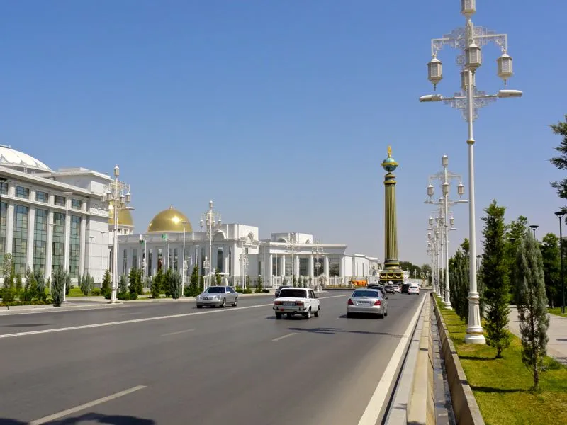 Im Regierungsquartier von Ashgabat