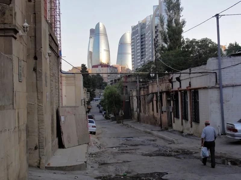 Gegensätze in Baku