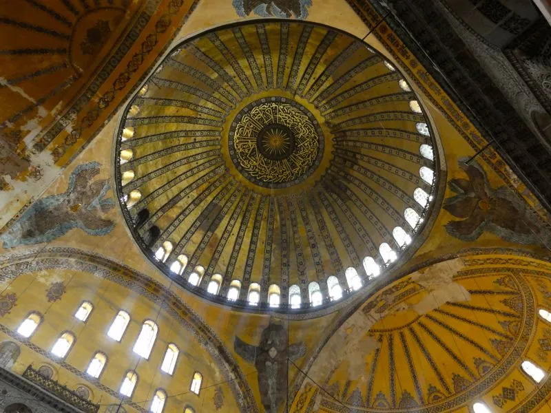 Die Kuppel der Hagia Sofia, 53 Meter hoch