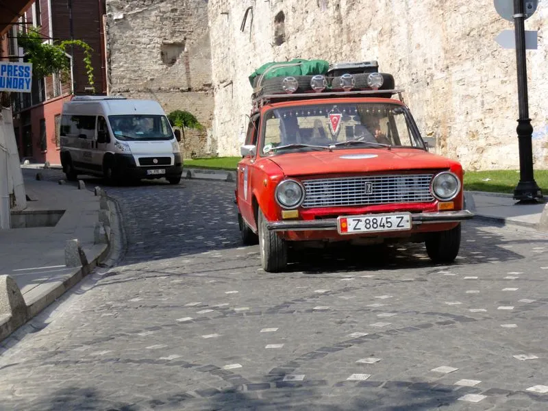 Alter Lada in Istanbul - ein echter Hingucker