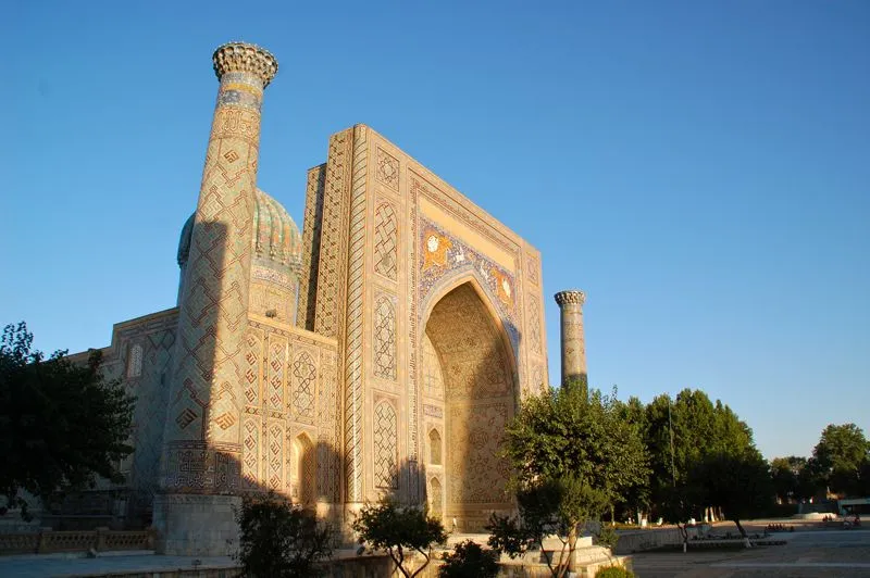 Medrese am Registan-Platz